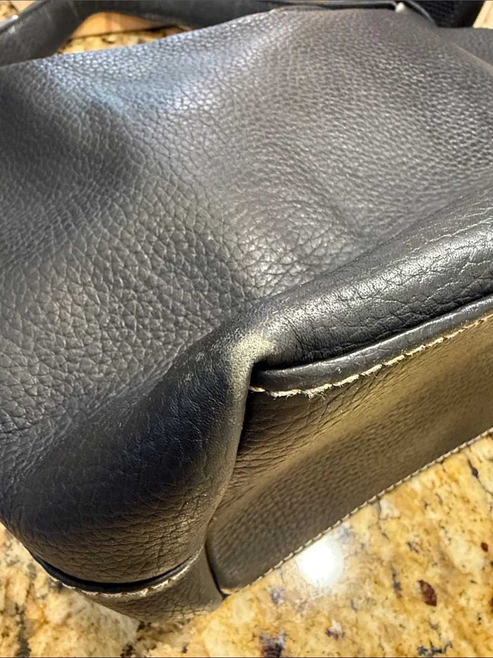Dooney & Bourke classic dooney